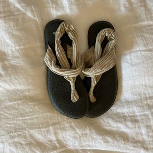 Sanuk yoga sling sandals